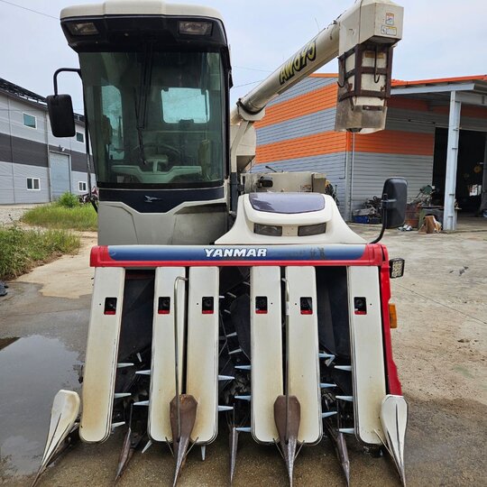 Yanmar Combine Harvester AW695 (6Rows)