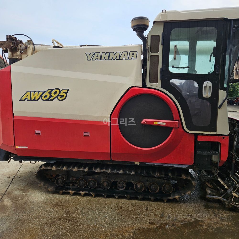 Yanmar Combine Harvester AW695 (6Rows) 뒤우측면