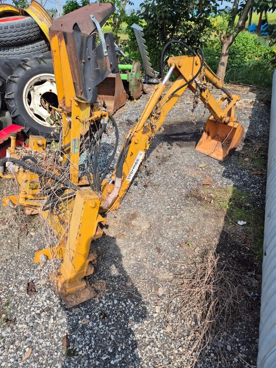 얀마 굴삭기 미니포크레인트렉터용40ㅡ50마력대 (1톤)