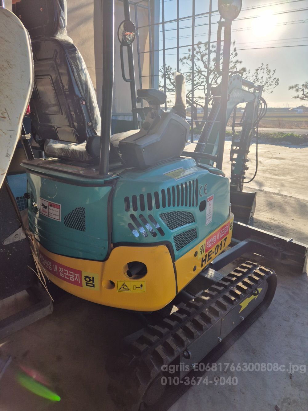  Excavator HJㅡ018 (1.8톤)