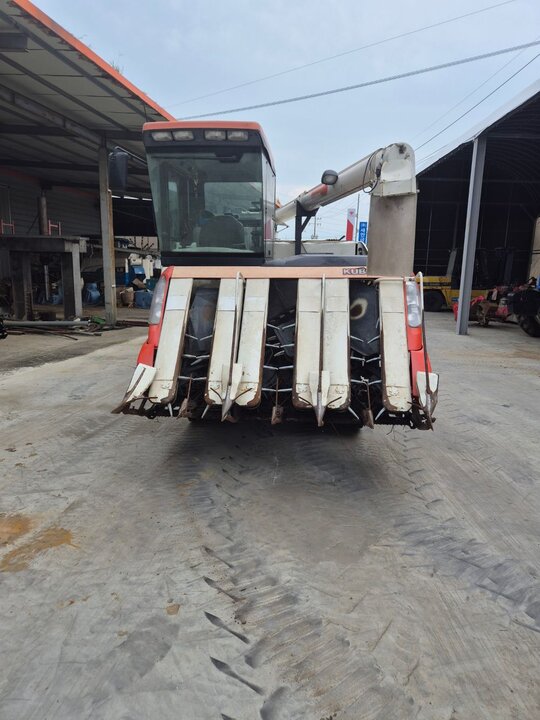 Kubota Combine Harvester ARN98 (6Rows)
