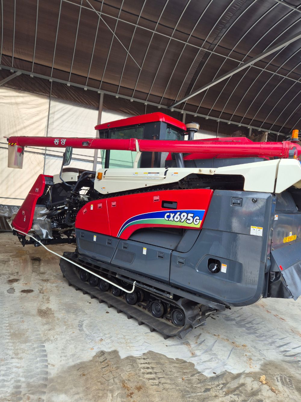 TYM Combine Harvester CX695G (6Rows) 뒤우측면