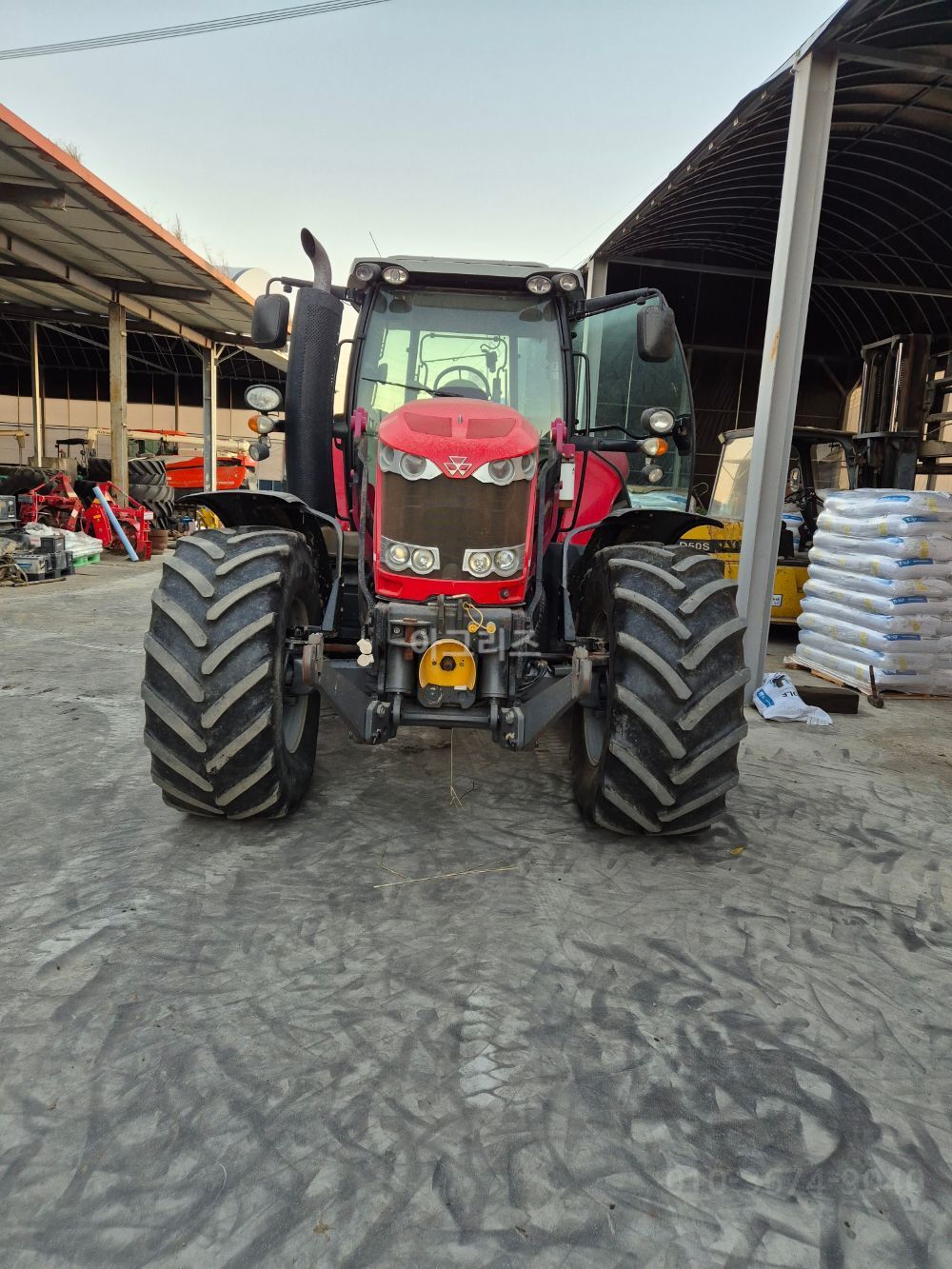 아세아 트랙터 MF7616 (165마력)