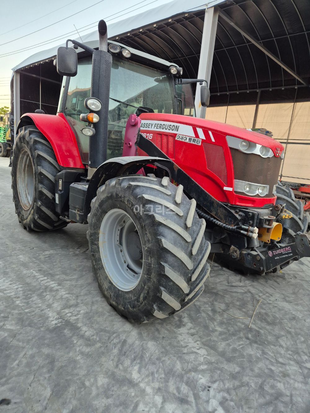 아세아 트랙터 MF7616 (165마력) 뒤우측면