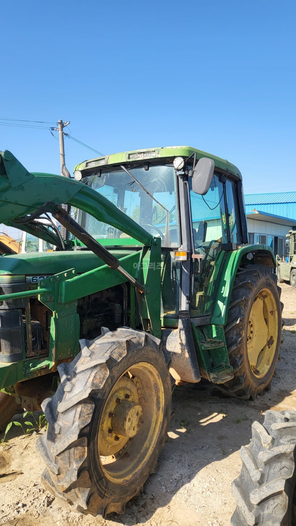 존디어 트랙터 6200 (85마력) 뒤우측면
