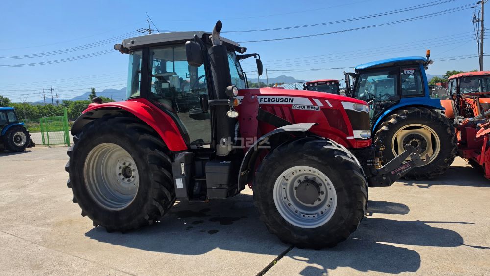 MF Tractor MF7616 (165hp)