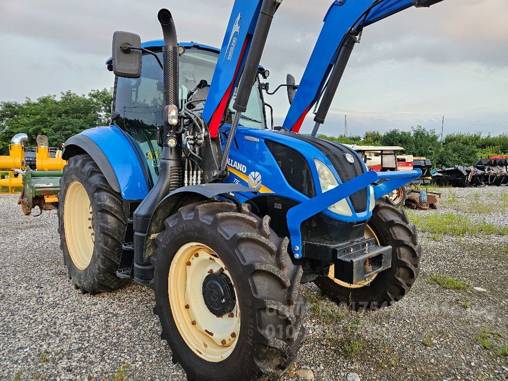 뉴홀랜드 트랙터 T5.110 (107마력)