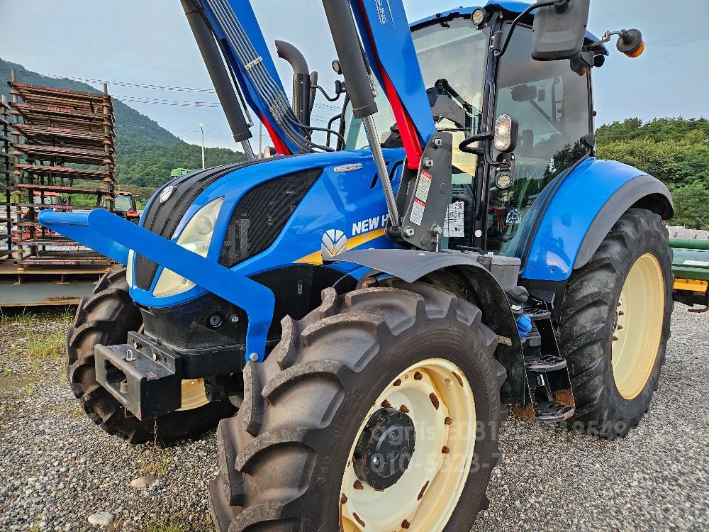 뉴홀랜드 트랙터 T5.110 (107마력) 뒤우측면