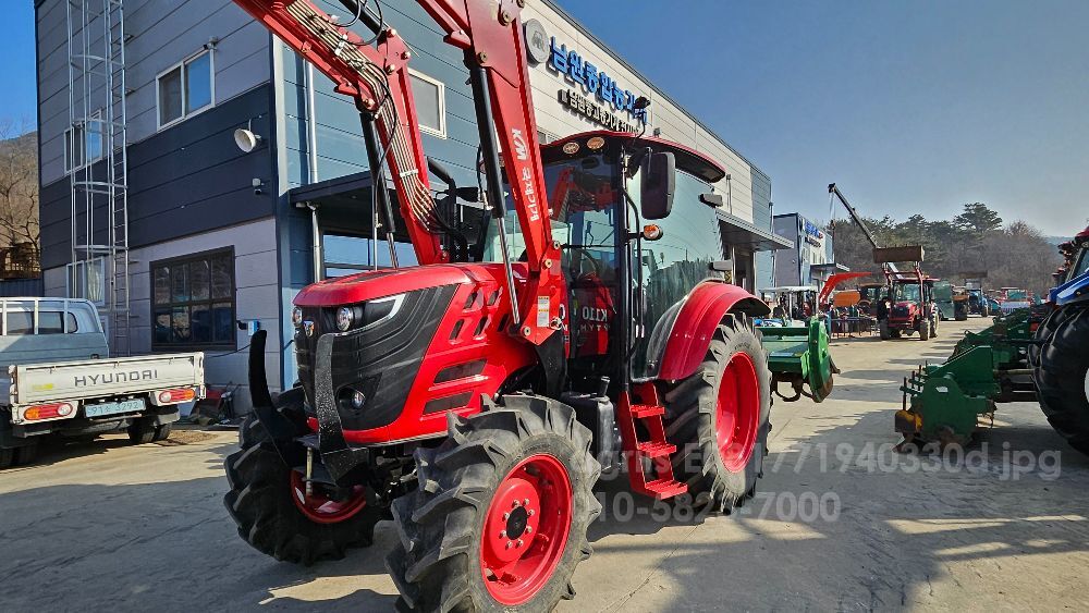 국제 트랙터 K110 (111마력) 뒤우측면