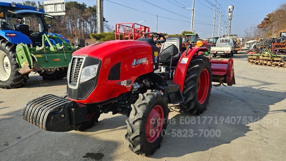 국제 트랙터 A4800 (48마력) 뒤우측면