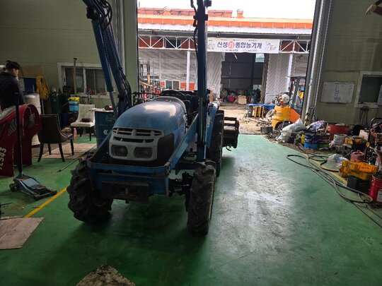 LS Tractor R45 (45hp)