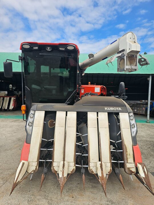 Kubota Combine Harvester ZR6130 (6Rows)
