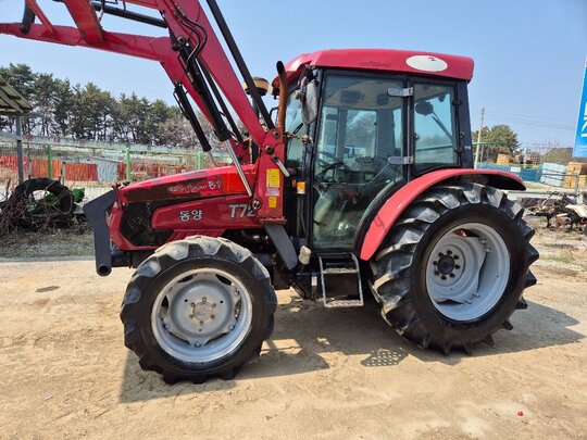 TYM Tractor T720 (72hp)