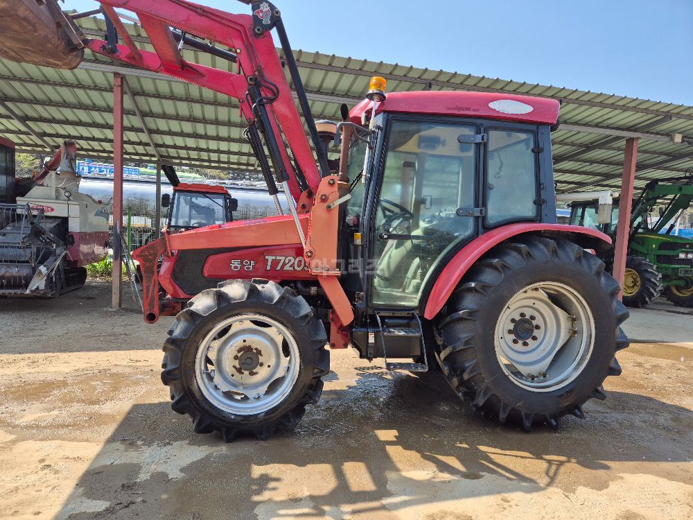 TYM 트랙터 T720 (72마력)