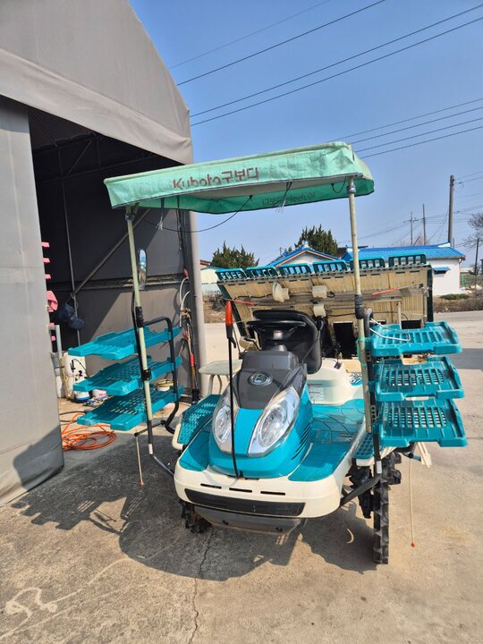 Kubota Rice transplanter NSU67 (6Rows)