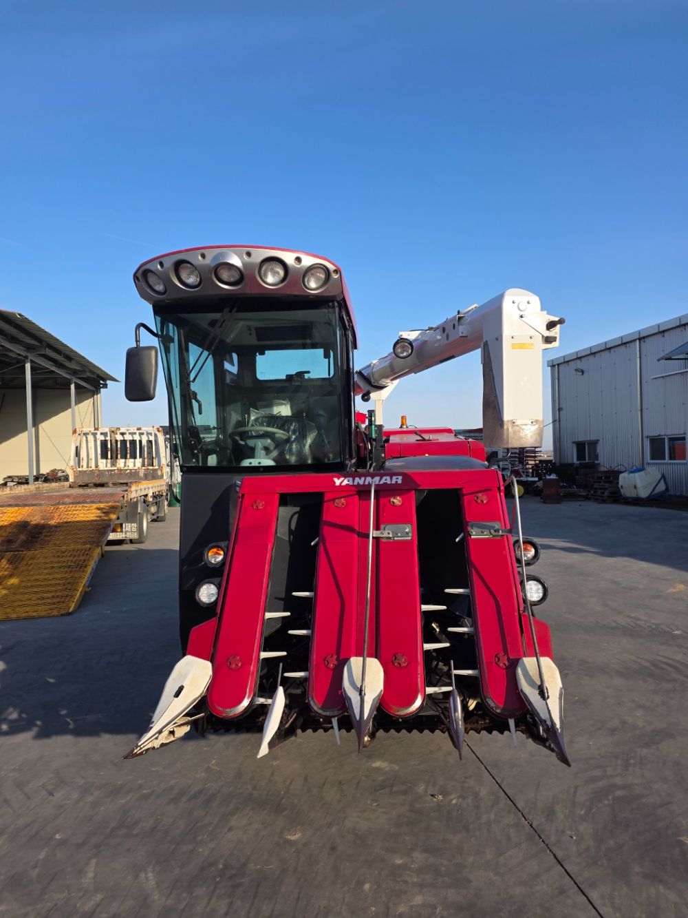 얀마 콤바인 YH470 (4조식) 앞좌측면