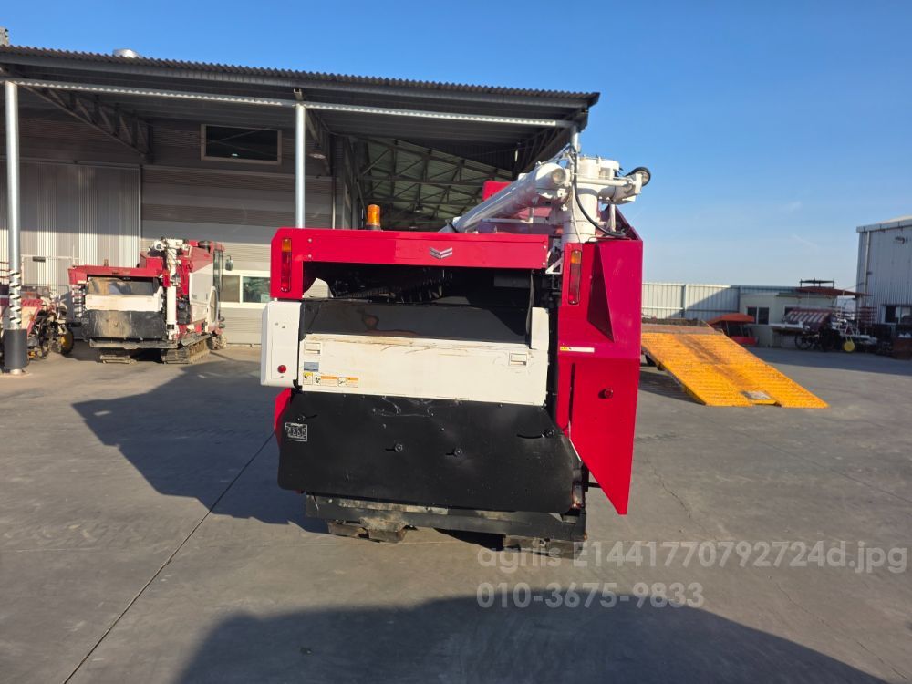 얀마 콤바인 YH470 (4조식) 뒤우측면