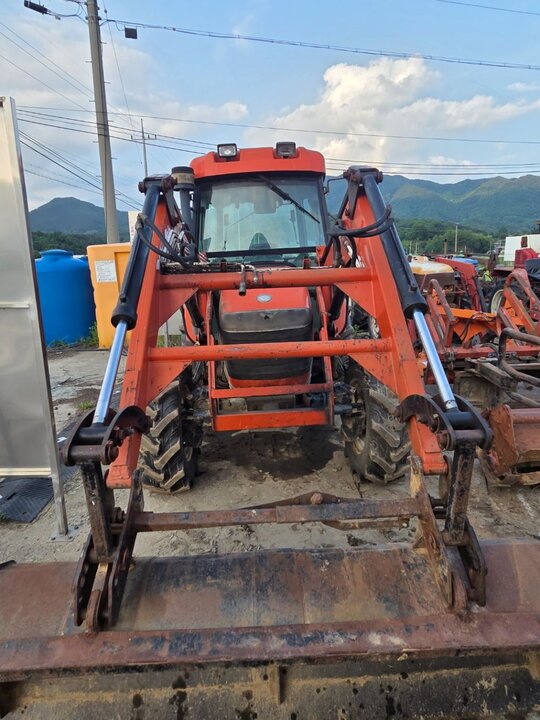 Daedong Tractor D581 (58hp)