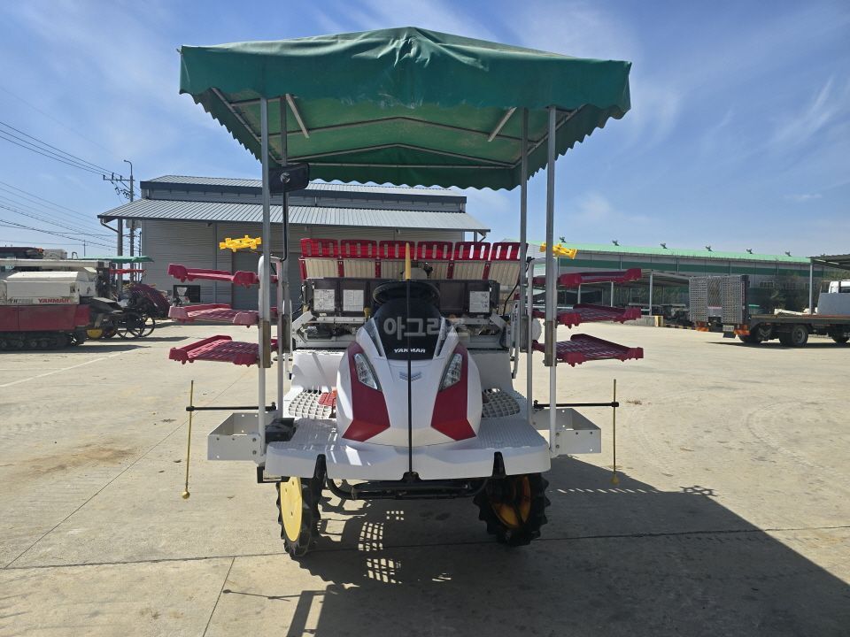 Yanmar Rice transplanter YR6DZ-F (6Rows) 뒤우측면