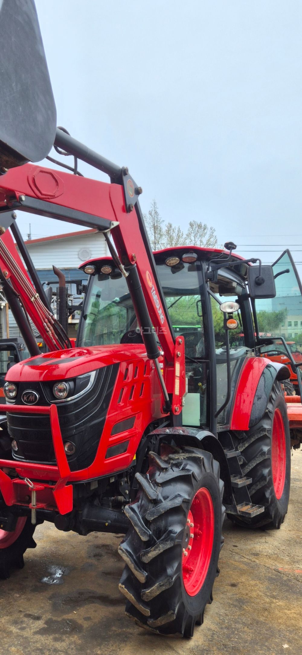 국제 트랙터 LUXEN1100 (117마력)