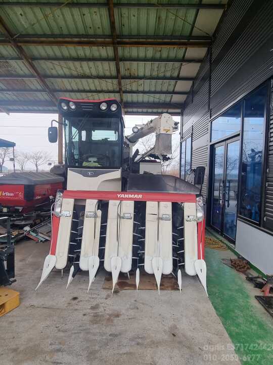 Yanmar Combine Harvester AW7114 (7Rows)