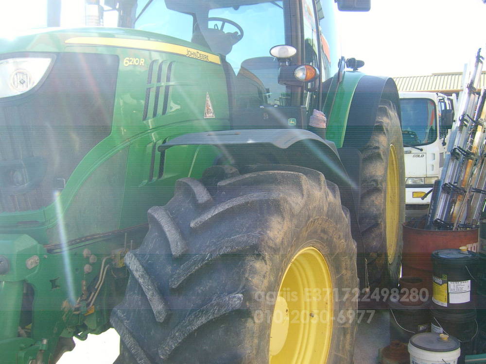 JohnDeere Tractor 6210 R (210hp)
