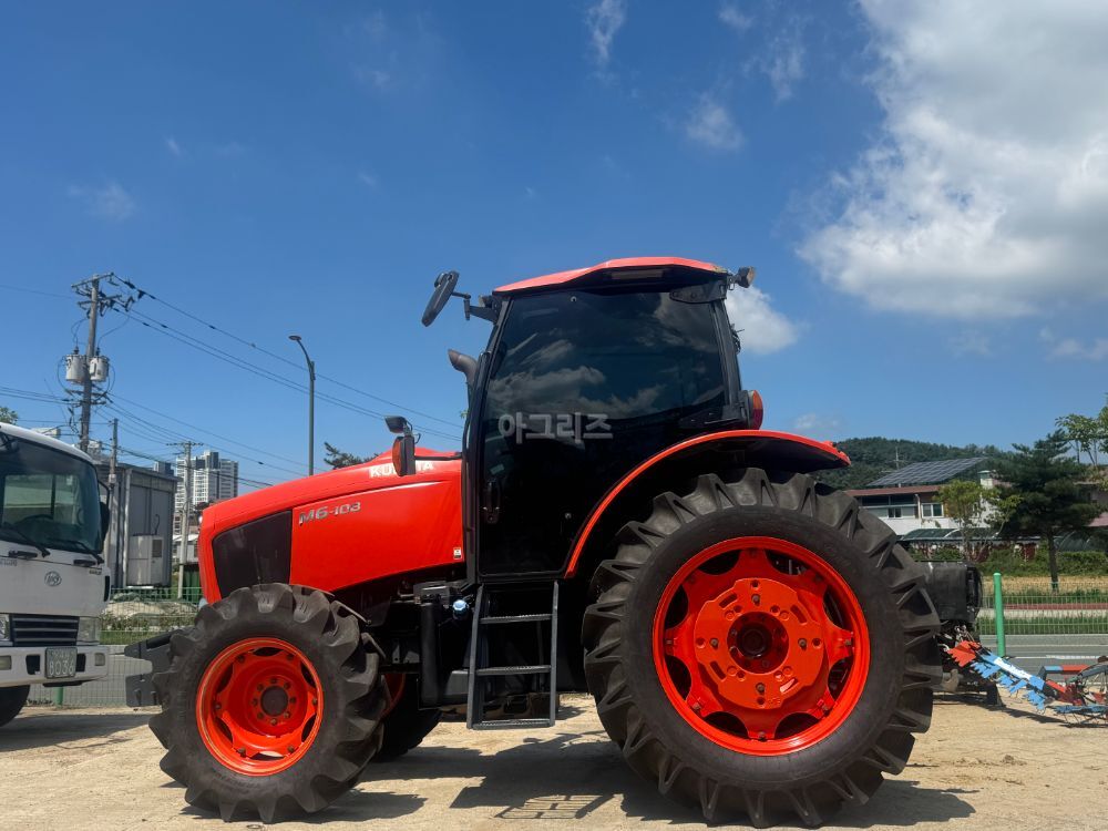 구보다 트랙터 M6-108 (116마력)