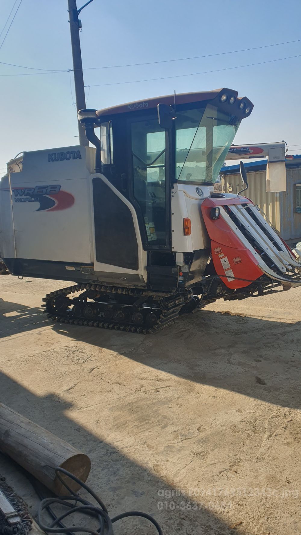 Kubota Combine Harvester WR68 (4Rows)