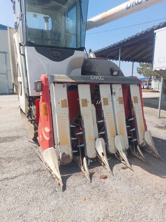 국제 콤바인 DKC865 (5조식)