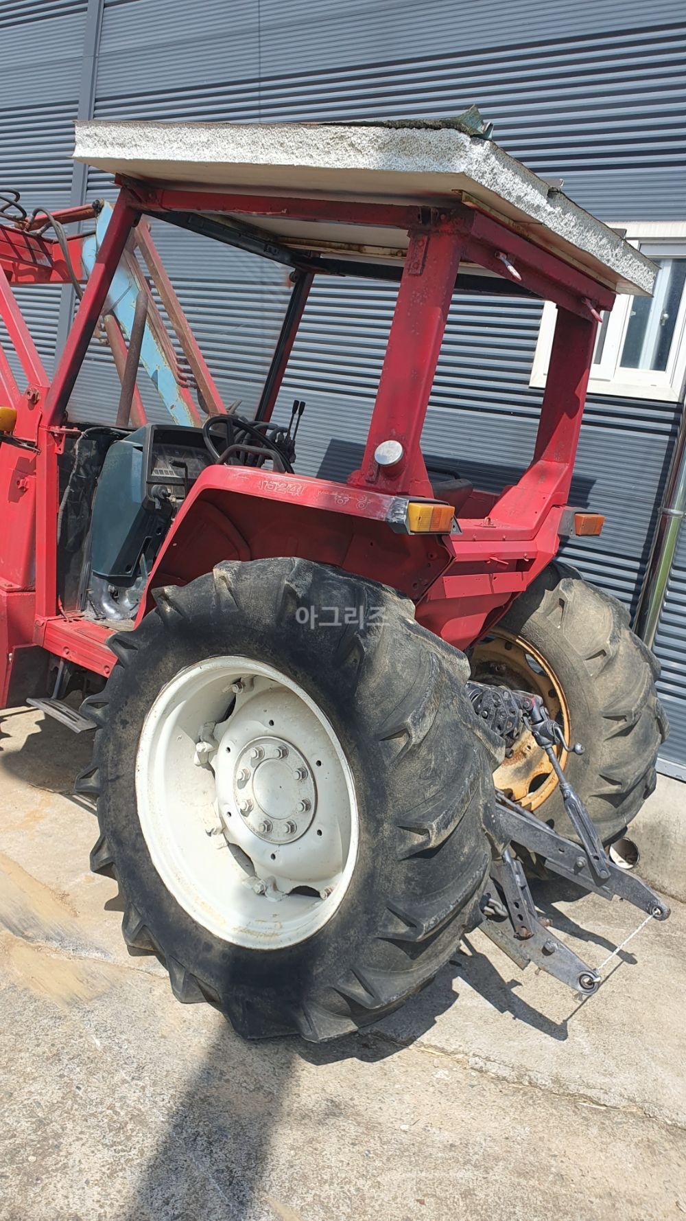 TYM Tractor TA5240A (52hp)