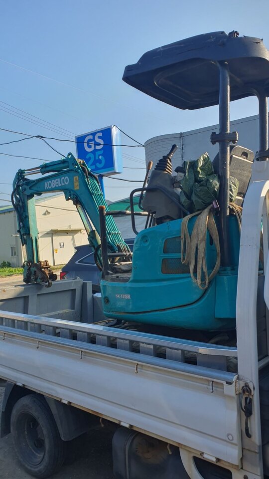 코벨코 굴삭기 SK17SR (1.7톤)