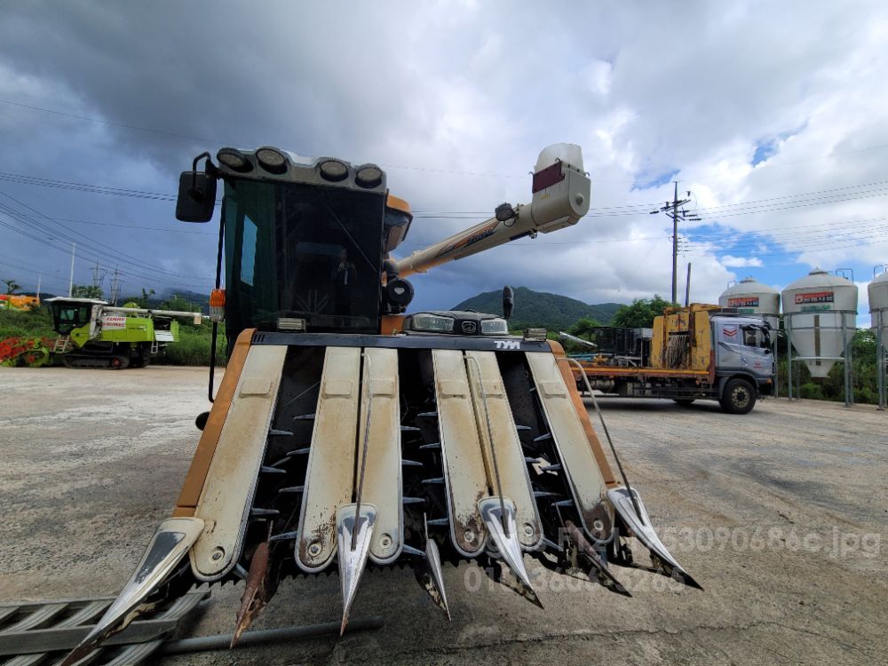 TYM 콤바인 HJ6135 (6조식)