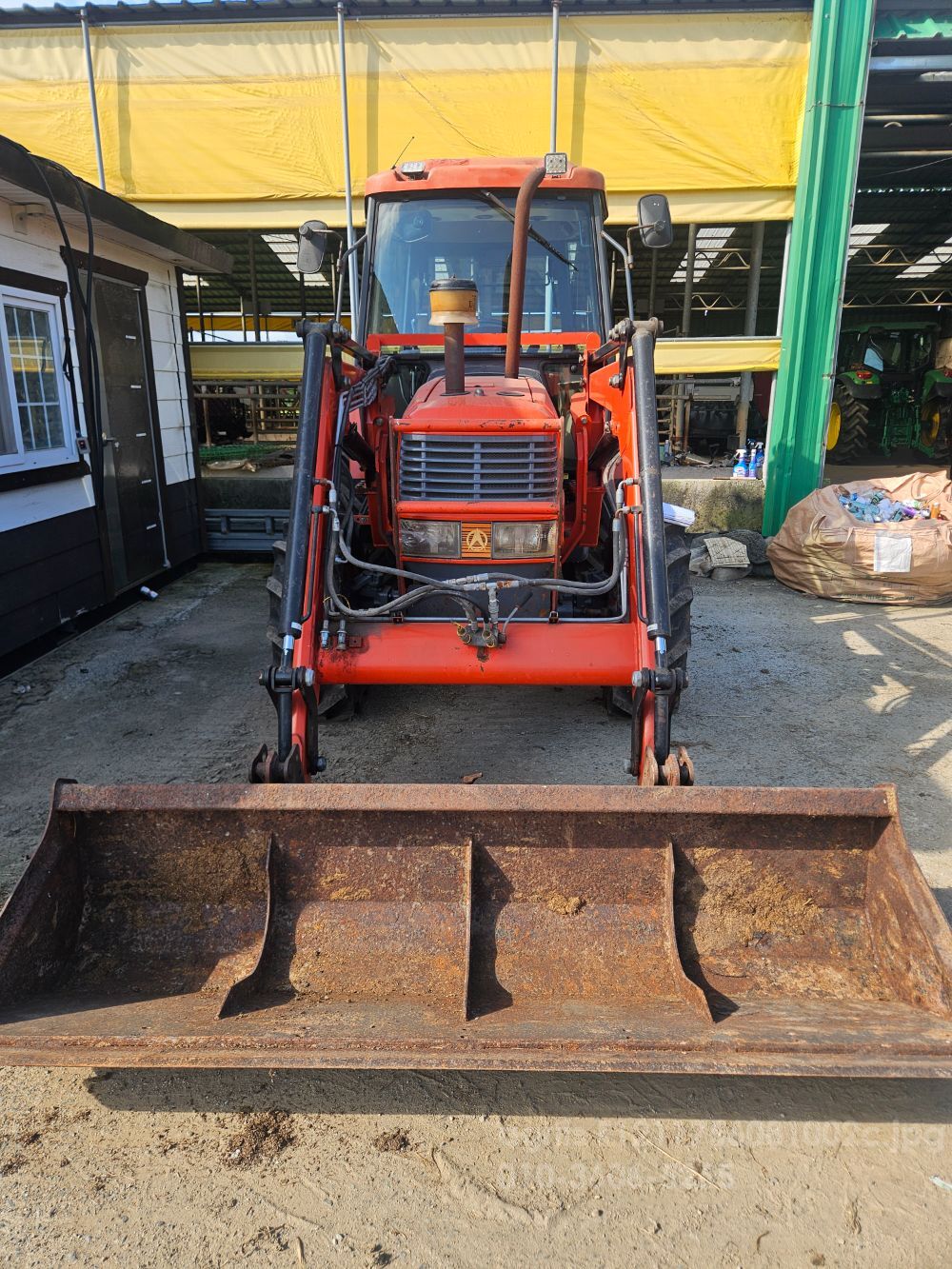 Daedong Tractor D70 (70hp)