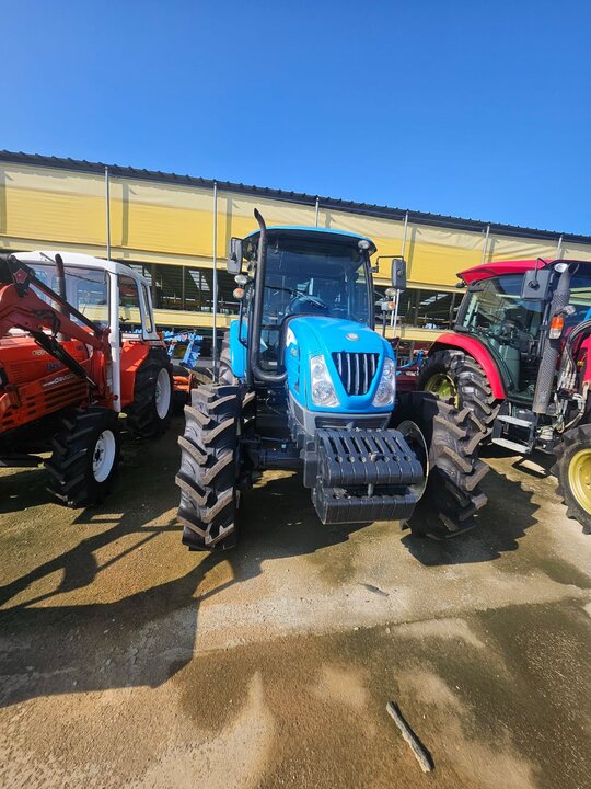 LS 트랙터 P7185 (88마력) 앞좌측면