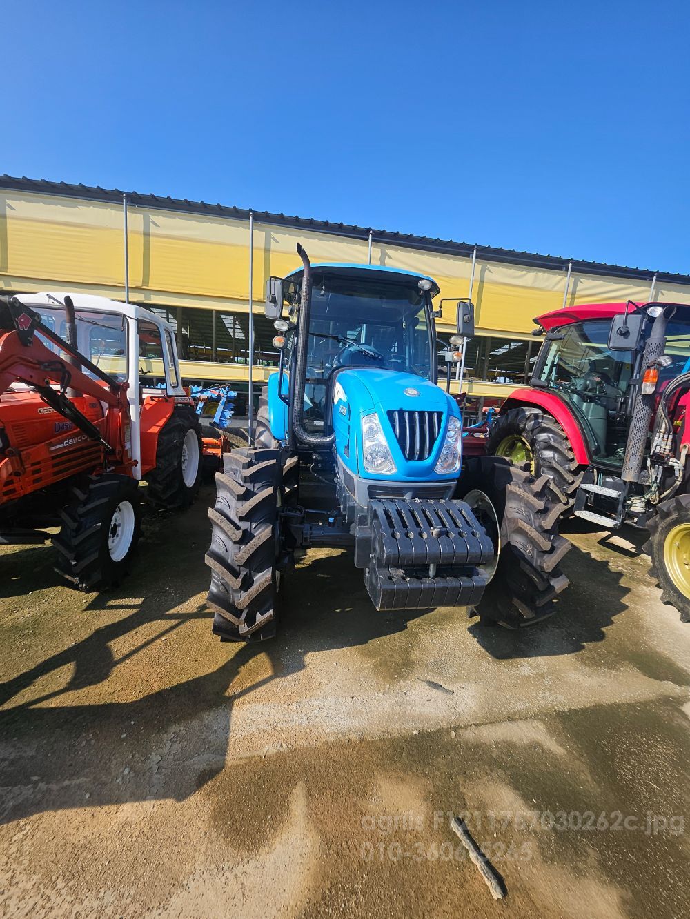 LS Tractor P7185 (88hp)