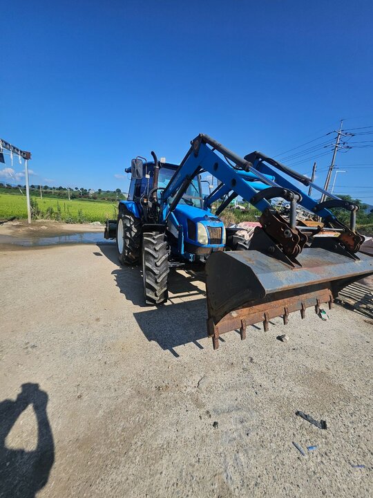 뉴홀랜드 트랙터 TL90A (90마력)