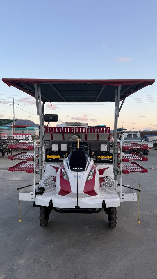 얀마 이앙기 YR6DZ (6조식) 앞좌측면