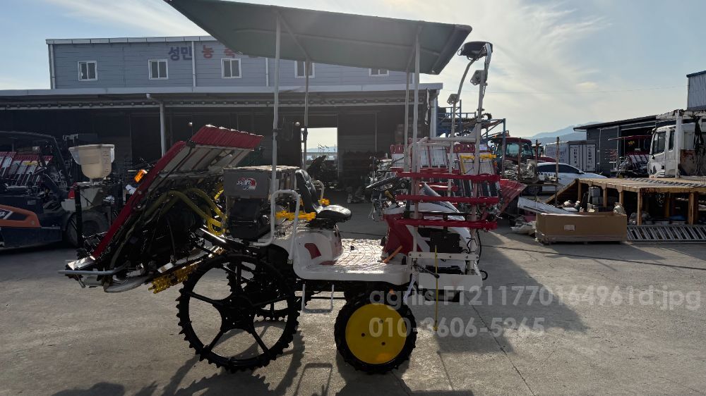 얀마 이앙기 YR6DZG-F (6조식) 뒤우측면