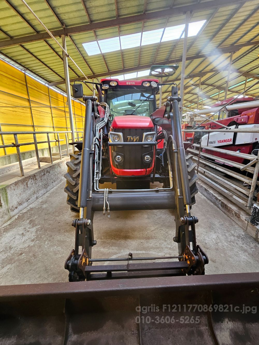 TYM Tractor TS100 (101hp)