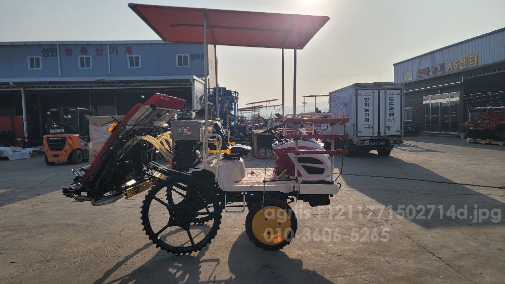 얀마 이앙기 YR6DA (6조식) 뒤우측면