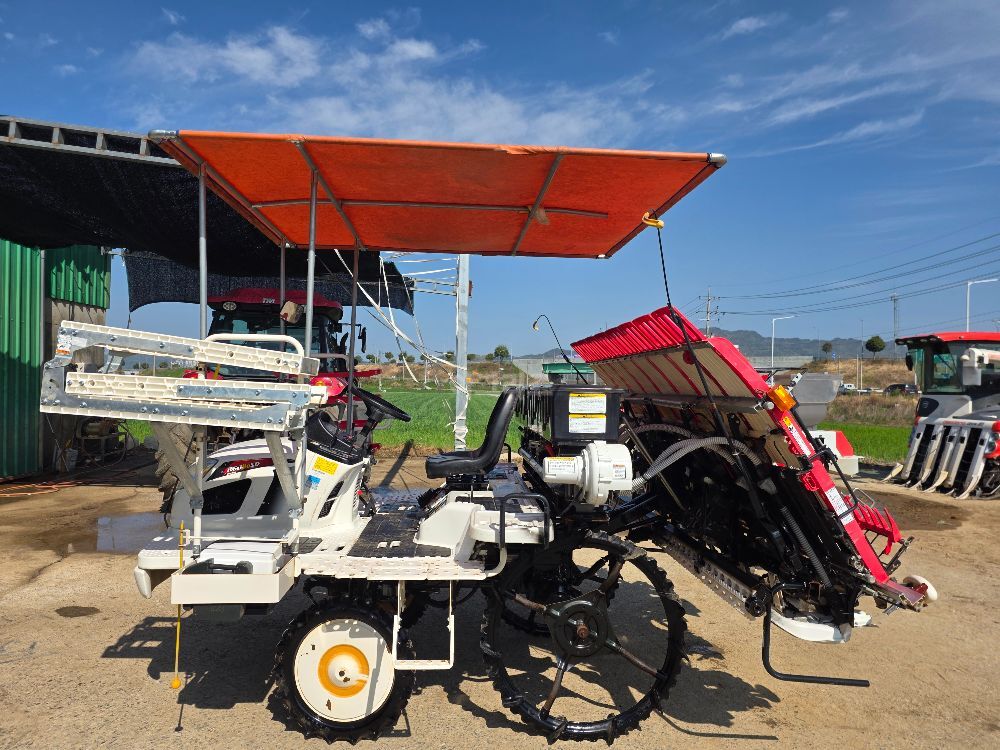 국제 이앙기 RGO-80SD (8조식) 뒤우측면