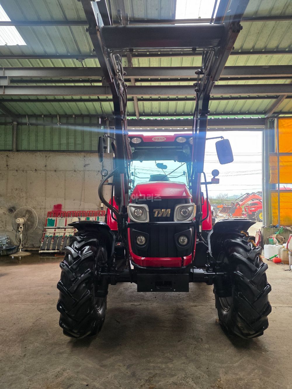 TYM 트랙터 TS100 (101마력)