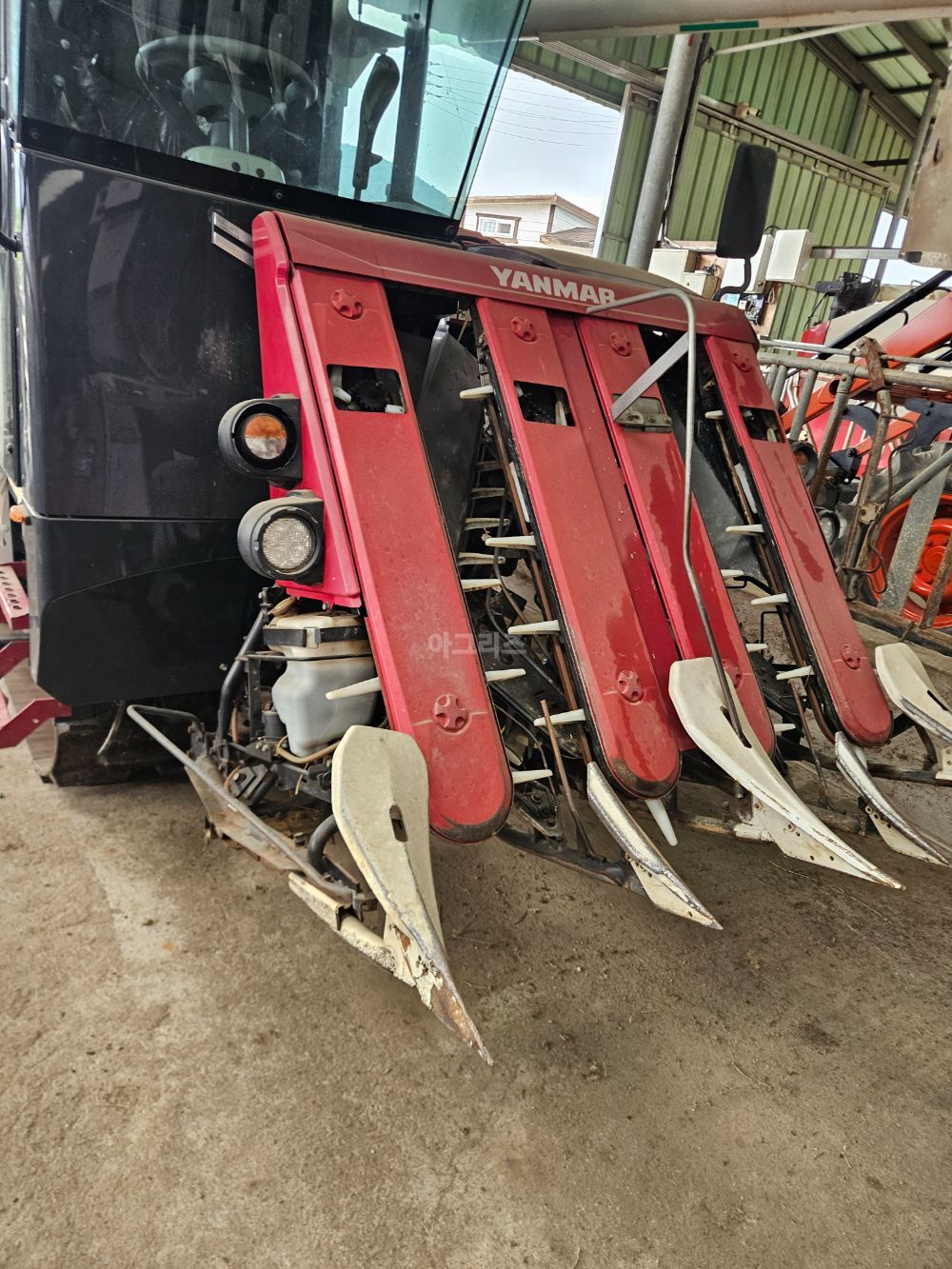 Yanmar Combine Harvester YH470 (4Rows)