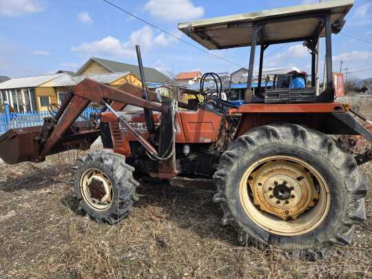 NewHolland Tractor 55-66D (55hp)