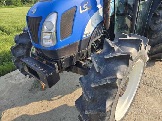NewHolland Tractor TN75D 
