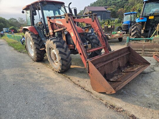 NewHolland Tractor TL100 (95hp)