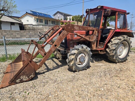 NewHolland Tractor 55-66D (55hp)