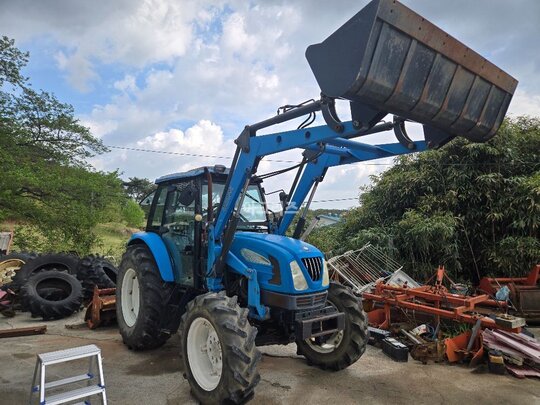 LS Tractor L7030 (85hp)