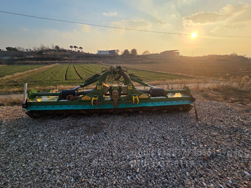 한국 첼리 로타리 첼리 2단 4미터 (경폭40003cm) 뒤우측면