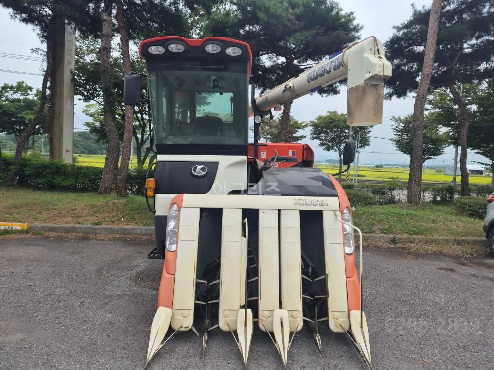 Kubota Combine Harvester ER595K (5Rows) 뒤우측면